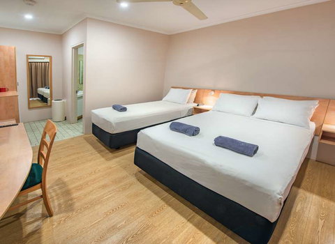 Contour Hotel - Foster Accommodation 6