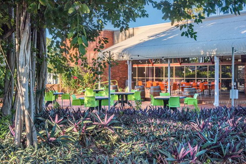 Contour Hotel - Foster Accommodation 17