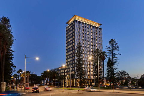 DoubleTree by Hilton Perth Waterfront - Foster Accommodation 1