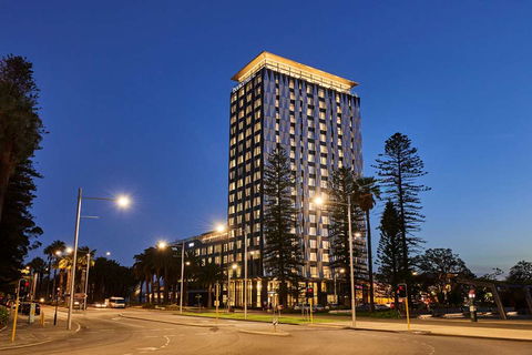 DoubleTree by Hilton Perth Waterfront - Foster Accommodation 2
