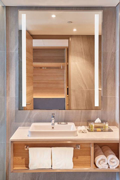 DoubleTree by Hilton Perth Waterfront - Foster Accommodation 9