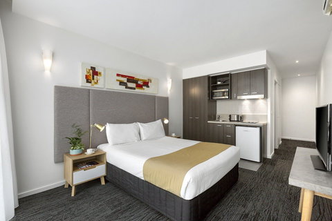 Quest Caroline Springs - Foster Accommodation 12