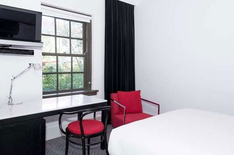 Peppers Gallery Hotel, Canberra - Foster Accommodation 3
