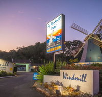 The Big Windmill Motor Lodge - Foster Accommodation