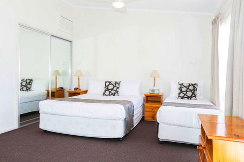 Comfort Inn Premier Coffs Harbour - Foster Accommodation 5
