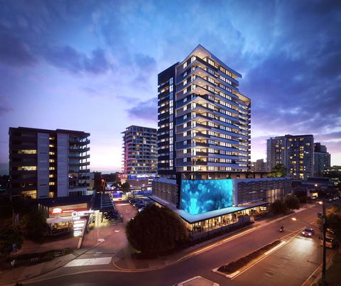 Alcyone Hotel Residences - Foster Accommodation 0