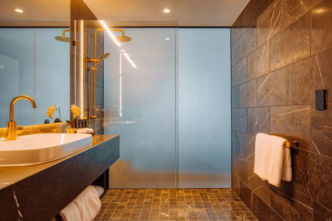 Eatons Hill Hotel - Foster Accommodation 5