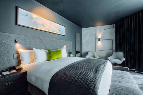 Eatons Hill Hotel - Foster Accommodation 6