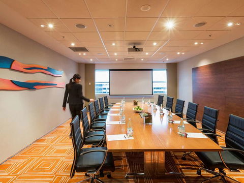 PARKROYAL Melbourne Airport - Foster Accommodation 8