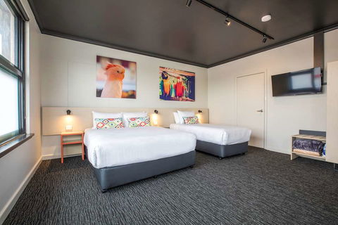 Nightcap at Chester Hill Hotel - Foster Accommodation 4