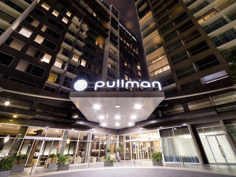 Pullman Adelaide - Foster Accommodation 0