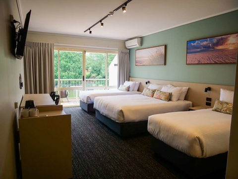 Nightcap At Hinterland Hotel - Foster Accommodation 8