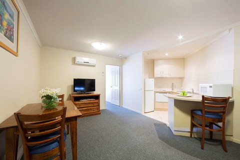 Canberra Parklands Central - Foster Accommodation 4