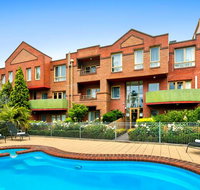 Comfort Apartments Royal Gardens - Foster Accommodation