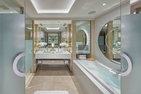 Crown Towers Melbourne - Foster Accommodation 6