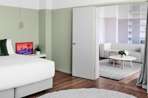 The Prince - Foster Accommodation 11