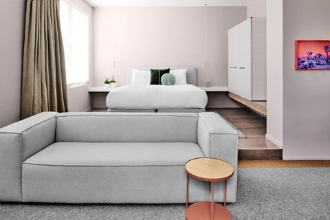 The Prince - Foster Accommodation 12