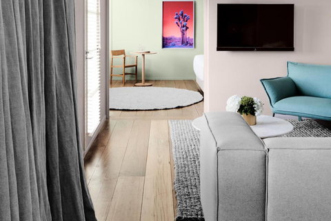 The Prince - Foster Accommodation 13