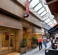Causeway Inn On The Mall - Foster Accommodation