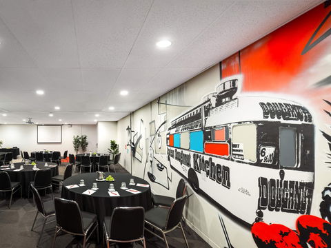 Ibis Hotel - Foster Accommodation 10