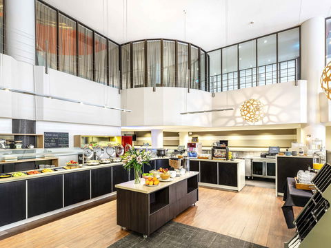 Ibis Hotel - Foster Accommodation 13
