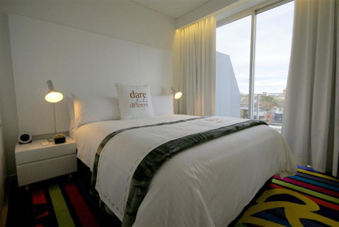 Adge Apartment Hotel - Foster Accommodation 6