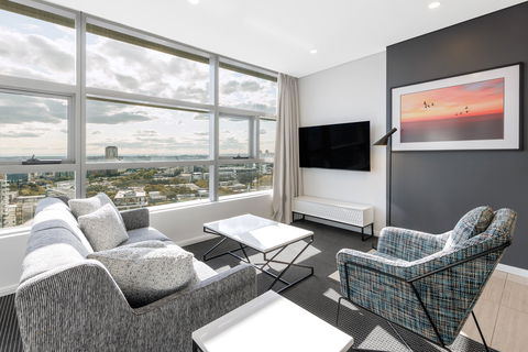 Meriton Suites Zetland - Foster Accommodation 15