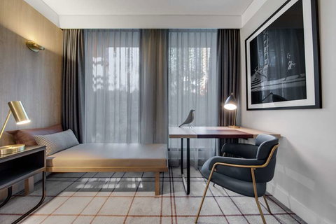 Vibe Hotel Sydney Darling Harbour - Foster Accommodation 4