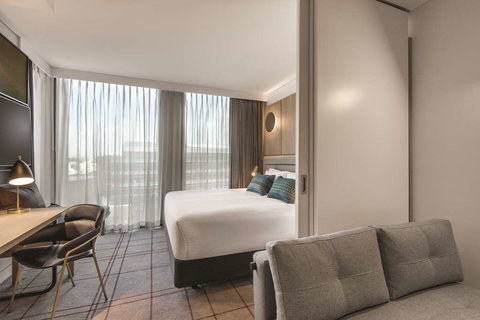 Vibe Hotel Sydney Darling Harbour - Foster Accommodation 11