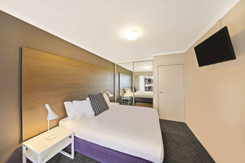 Adina Apartment Hotel Sydney Surry Hills - Foster Accommodation 9