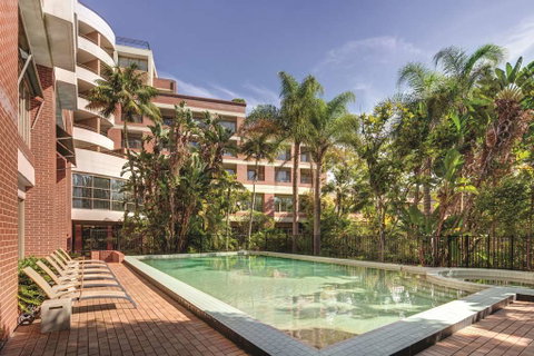 Adina Apartment Hotel Sydney Surry Hills - Foster Accommodation 11