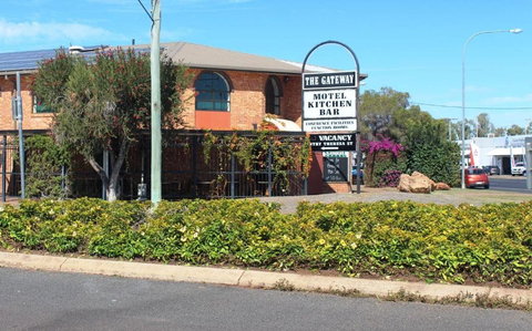 Western Gateway Motel - Foster Accommodation 1