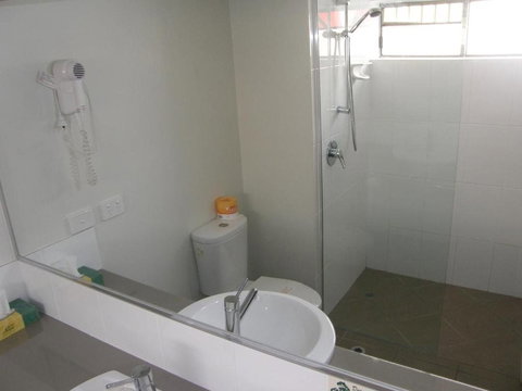 Western Gateway Motel - Foster Accommodation 5