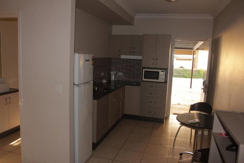 Western Gateway Motel - Foster Accommodation 12