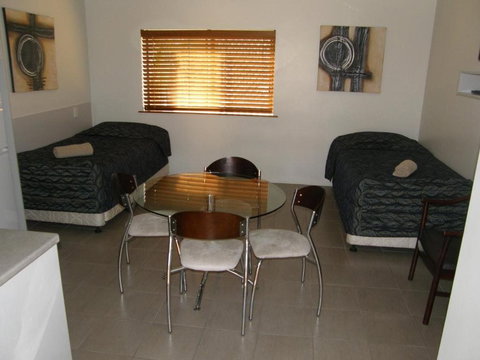 Western Gateway Motel - Foster Accommodation 16