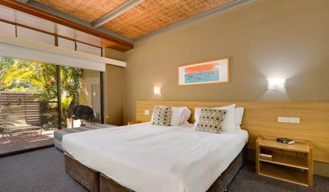 Nautilus Beachfront Villas & Spa - Foster Accommodation 1