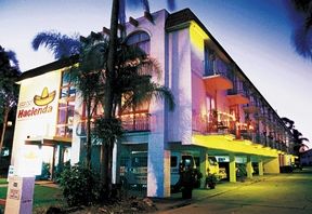 Airport Hacienda Motel - Foster Accommodation 0