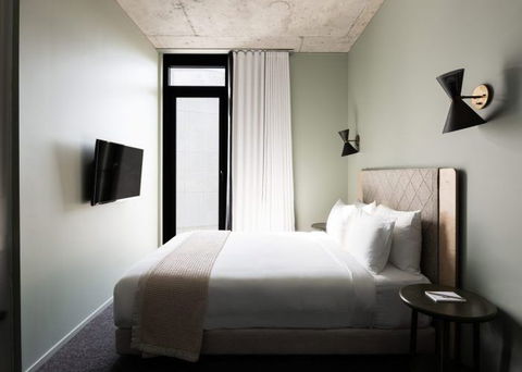 Alex Hotel, Perth - Foster Accommodation 2
