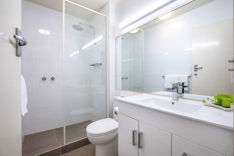 Nightcap at Shoppingtown Hotel - Foster Accommodation 2