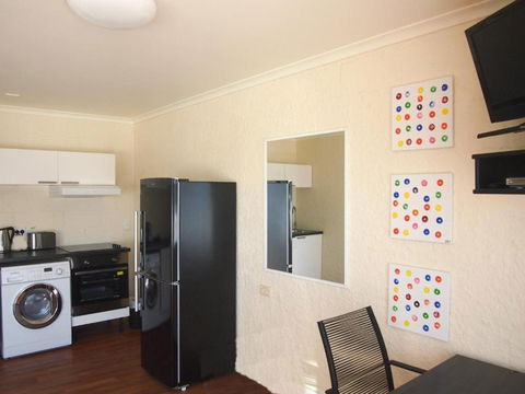 Siesta Central Apartments - Foster Accommodation 2
