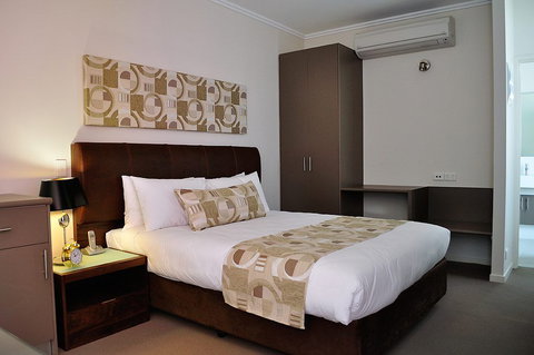 Quality Suites Fremantle - Foster Accommodation 1