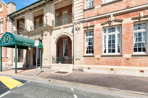 Quality Hotel Regent Rockhampton - Foster Accommodation 1