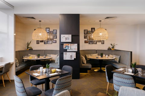 Voco Brisbane City Centre - Foster Accommodation 11