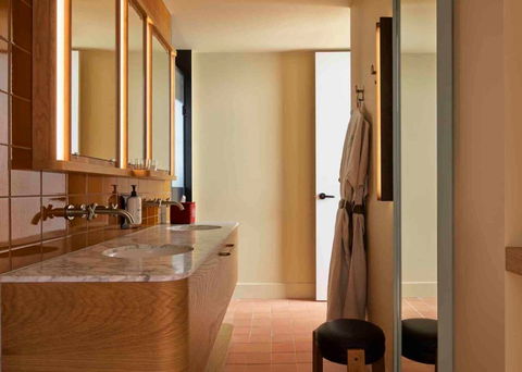 ACE Hotel Sydney - Foster Accommodation 9