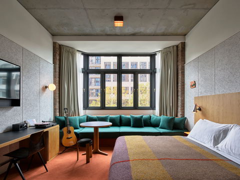ACE Hotel Sydney - Foster Accommodation 13
