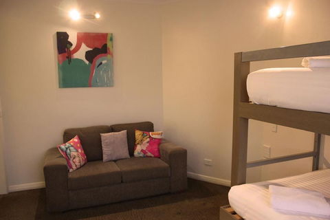 Swan Hill Resort - Foster Accommodation 10