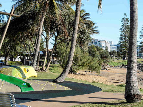 Grand Mercure Apartments Bargara - Foster Accommodation 12