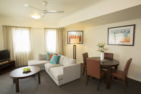 Metro Advance Apartments & Hotel - Foster Accommodation 10