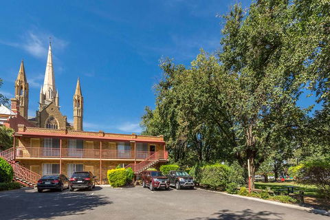 Best Western Cathedral Motor Inn - Foster Accommodation 0