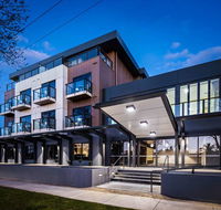 Quality Hotel Lakeside - Foster Accommodation